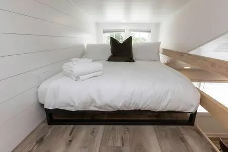 Ocean Lofts In The Vibe #7 - 5 Min Walk To Beach فيرجينيا بيتش شقة
