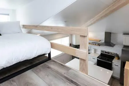 Ocean Lofts In The Vibe #7 - 5 Min Walk To Beach فيرجينيا بيتش شقة